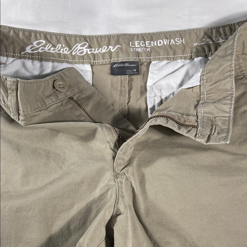 Eddie Bauer womens taupe stretch flat front curvy fit 5" chino shorts - size 10 - Picture 9 of 14